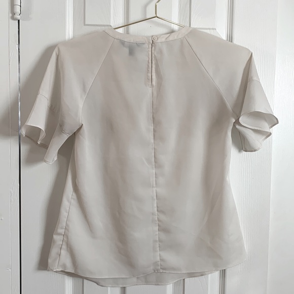Banana Republic short sleeve off white blouse, with detailed neckline, size P/XS - Picture 3 of 3
